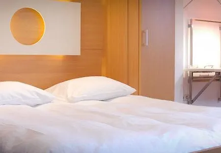 Downtown Hotell 3*