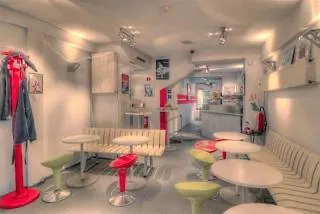 Hotell Downtown 3*