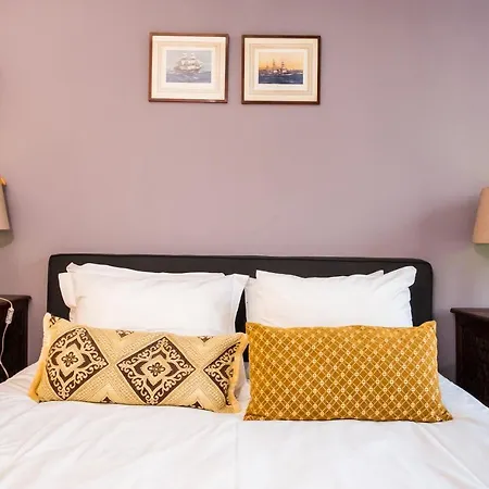 Hotel Downtown 3*